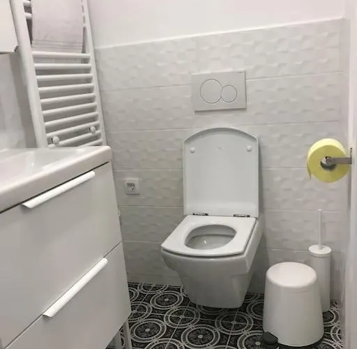 Jane's Place, Experience The Atmosphere Of A Historic & Free Parking Appartement *