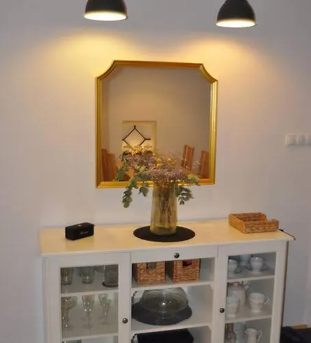 Jane's Place, Experience The Atmosphere Of A Historic & Free Parking شقة