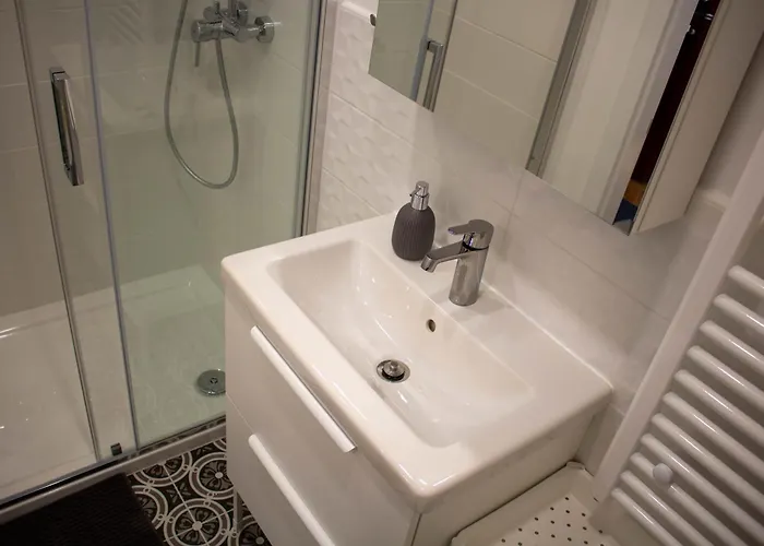 Jane's Place, Experience The Atmosphere Of A Historic & Free Parking Appartement