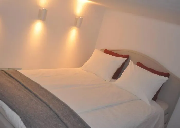 Jane's Place, Experience The Atmosphere Of A Historic & Free Parking Apartman